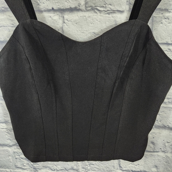 Anthropologie Sunday in Brooklyn black zip crop tank - Picture 2 of 5